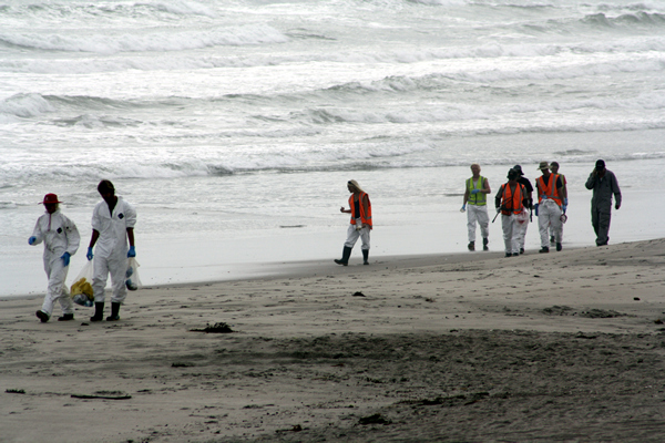 Oil Clean Up, Papamoa Beach, Rena Disaster, Oil Spill, Tauranga, New Zealand