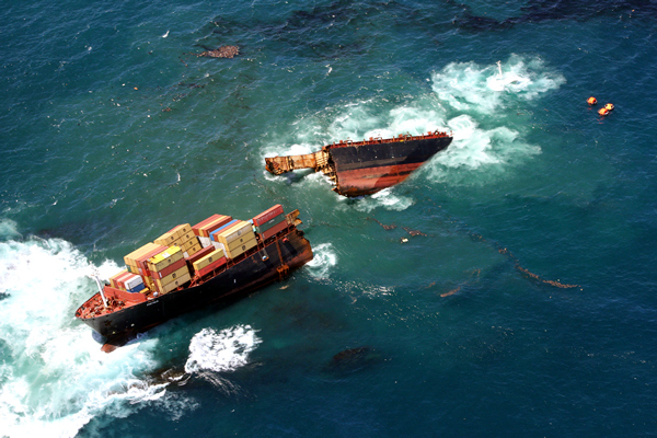 Rena Sinking on Astrolabe Reef, Rena Disaster, Oil Spill, Tauranga, New Zealand