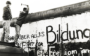 Fall of the Berlin Wall : 1989 : Photos : Richard Moore : Photographer